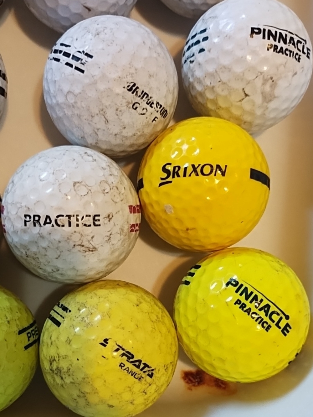 Mixed Brand Practice Golf Balls - White and Yellow - Picture 4 of 6